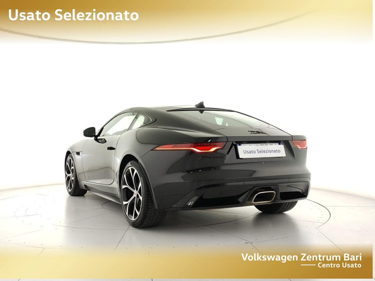 Jaguar F-Type coupe 2.0 i4 r-dynamic rwd 300cv auto