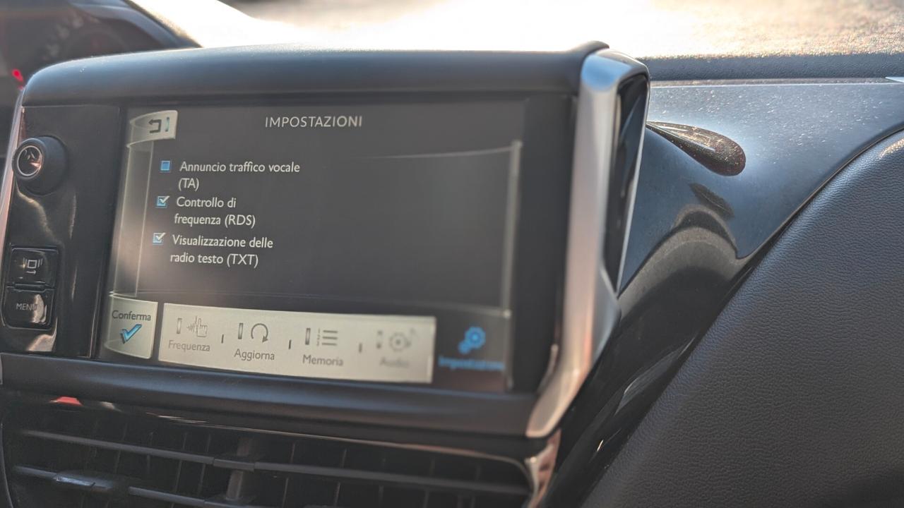 Peugeot 208 1.4 HDi 68 CV 5 porte Allure