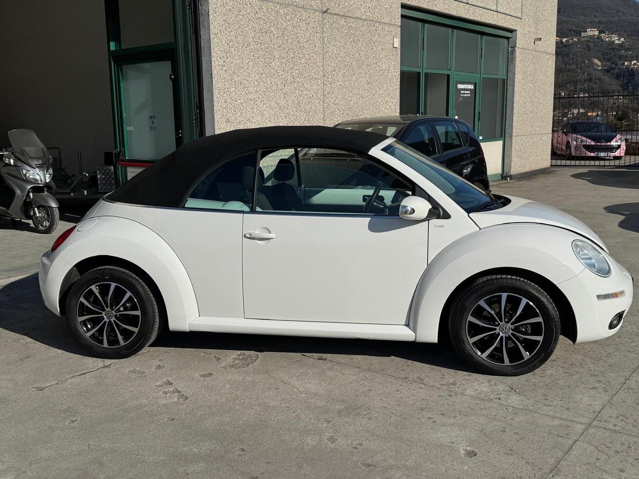 Volkswagen New Beetle 1.4 Cabrio