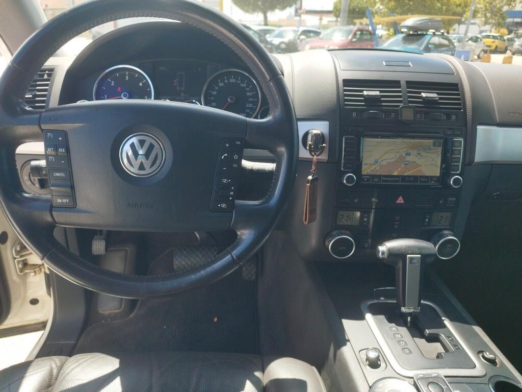Volkswagen Touareg 3.0/240CV V6 TDI DPF tip. Executive