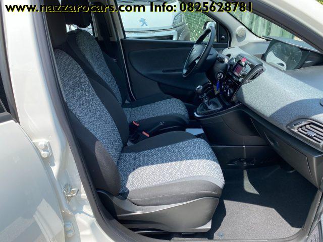 LANCIA Ypsilon 1.0 FireFly 5 porte S&S Hybrid Ecochic Silver
