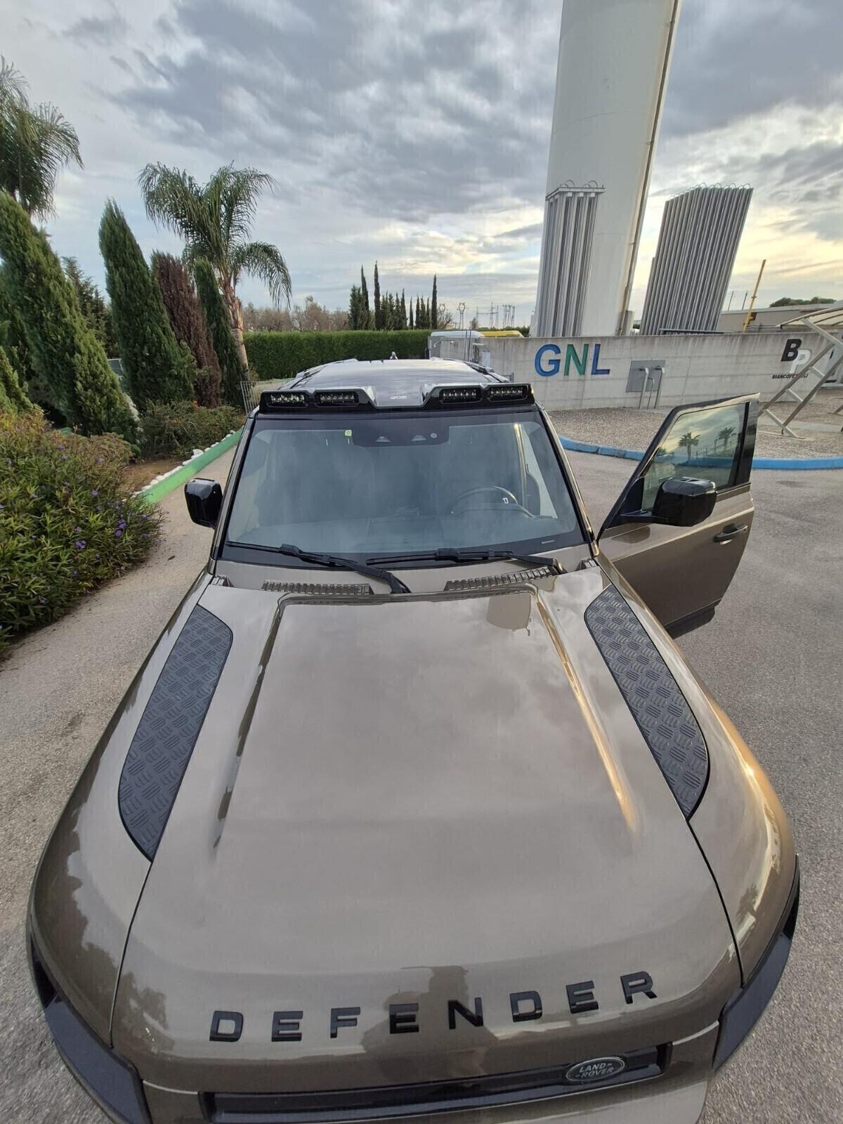 LAND ROVER DEFENDER 110 2.0 240 Cv TETTO APRIBILE 7 POSTI -8-2020