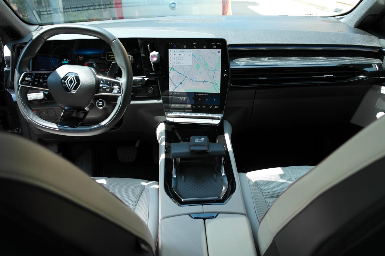 Renault Espace Full Hybrid E-Tech 200 7p Iconic