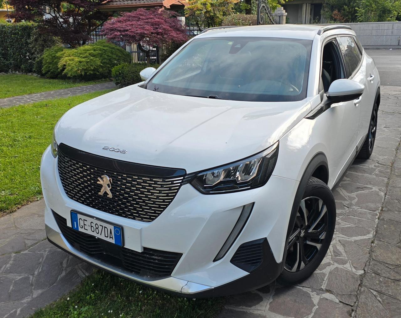Peugeot 2008 BlueHDi 130 S&S EAT8 Allure Pack
