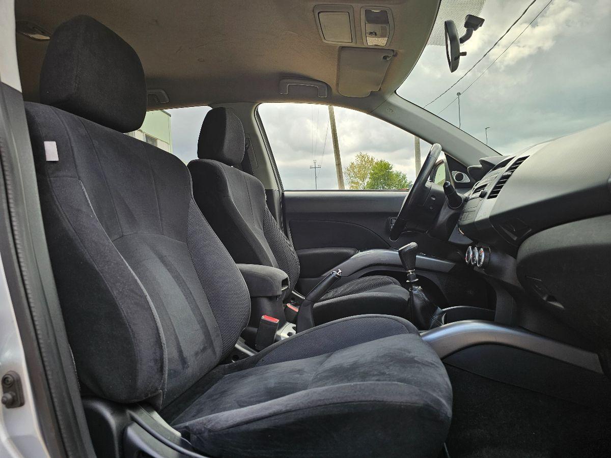 MITSUBISHI OUTLANDER 2.0 DIESEL 7 POSTI 4WD GARANZIA