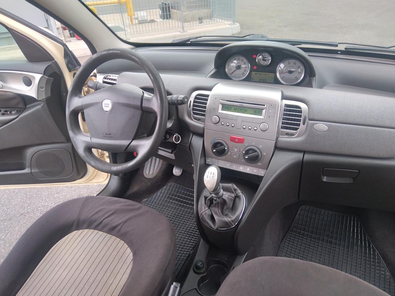 Lancia Ypsilon 1.2 60cv Oro Giallo x neopatentati