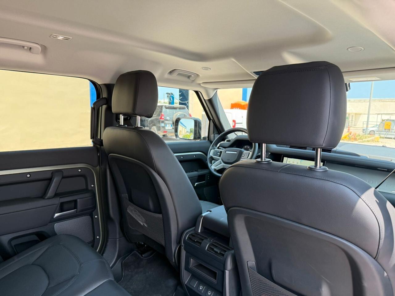 Land Rover Defender 110 3.0D I6 200 CV AWD X-DYNAIMIC,N1,IV ESPOSTA