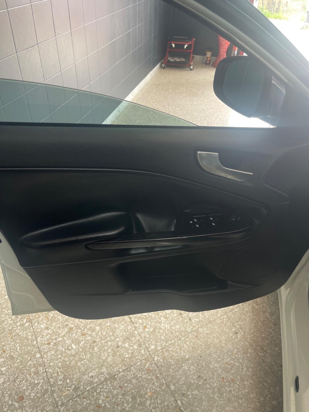Alfa Romeo Giulietta 2.0 JTDm-2 140 CV Distinctive