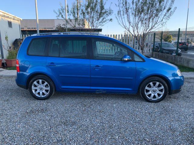 VOLKSWAGEN Touran 2.0 16V TDI DSG Highline