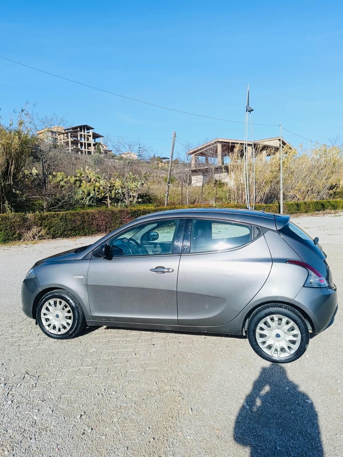 Lancia Ypsilon 1.4 Unyca Ecochic GPL