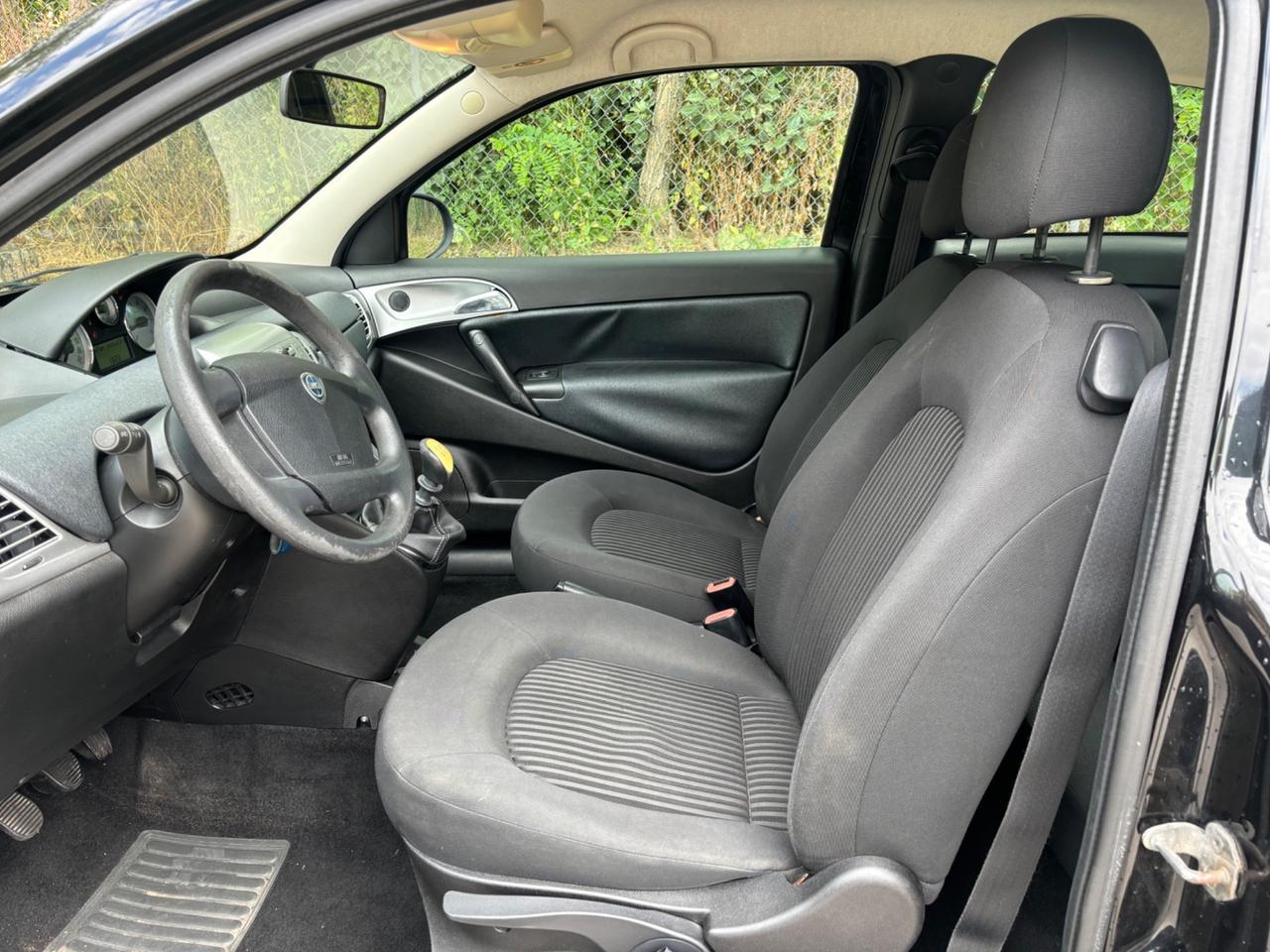 Lancia Ypsilon 1.2 69 CV NEOPATENTATI