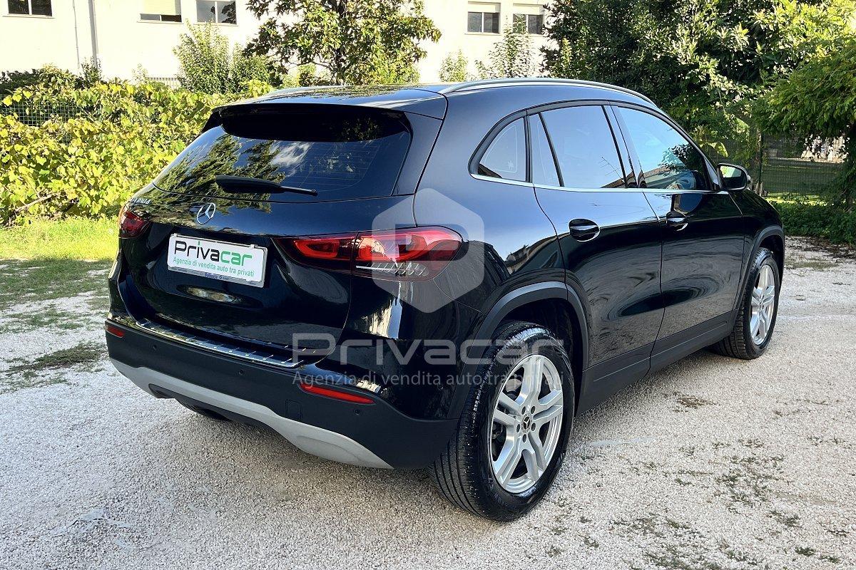 MERCEDES GLA 180 d Automatic Business