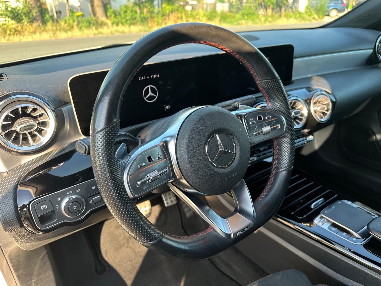 Mercedes-benz A 180 d Amg premium da vetrina
