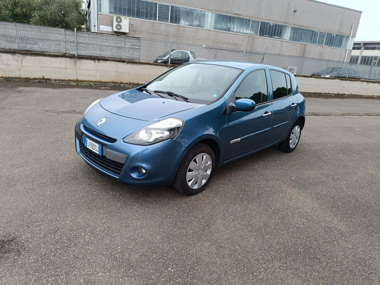 Renault Clio 1.2 16V 5 porte SOLAMENTE 97.000 KM