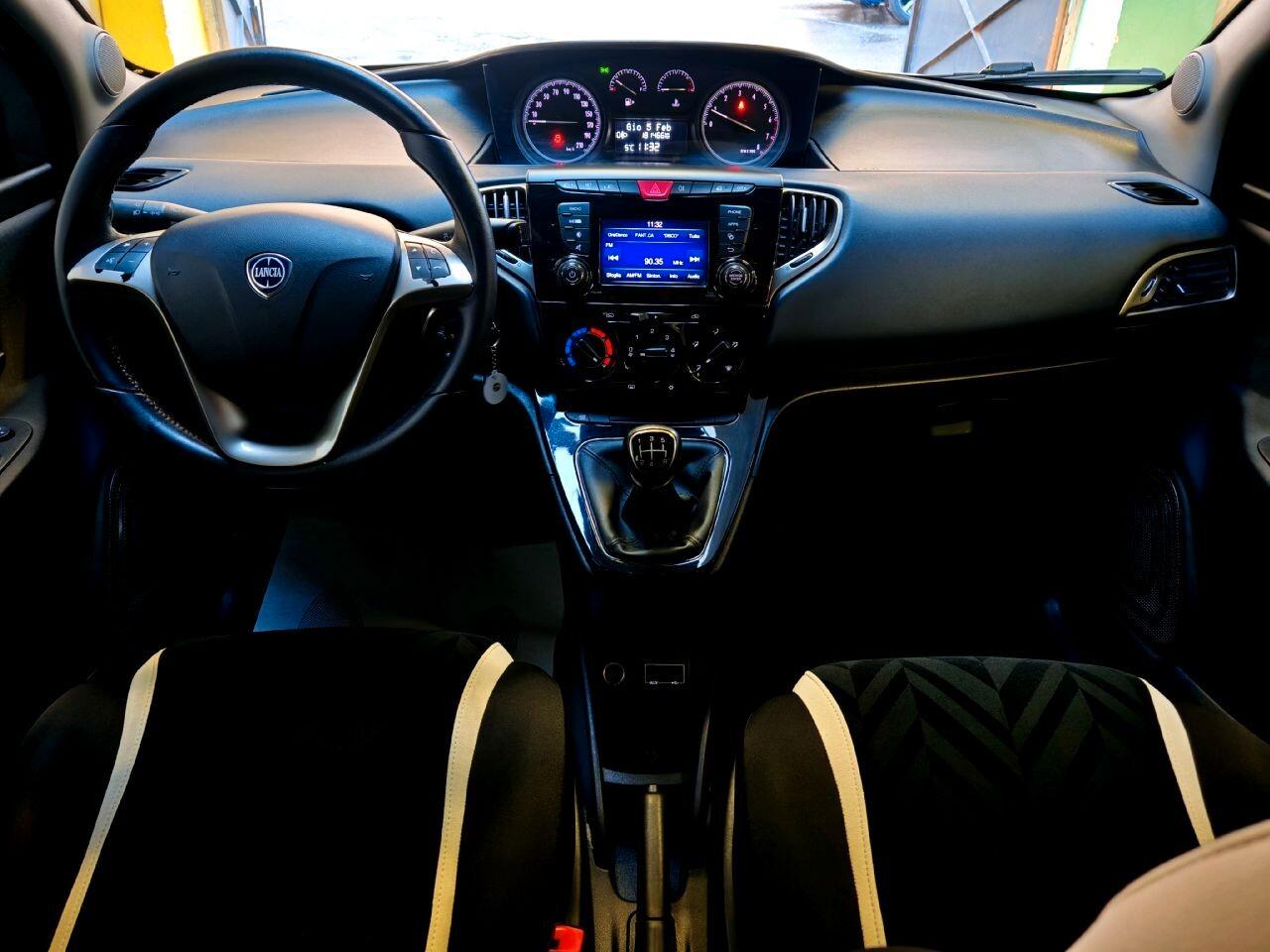 Lancia Ypsilon 1.2 GPL Gold