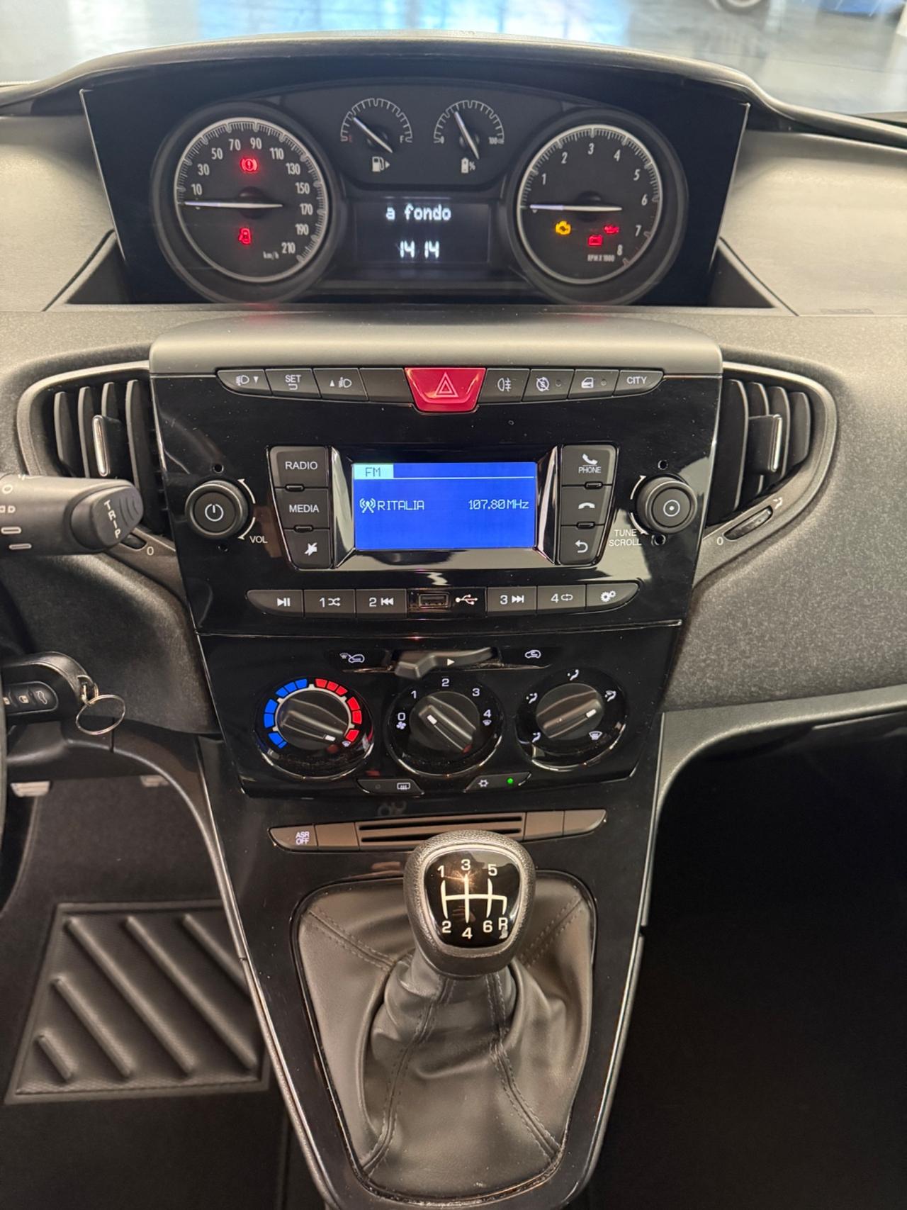 Lancia Ypsilon 1.0 FireFly 5 porte S&S Hybrid Ecochic Gold