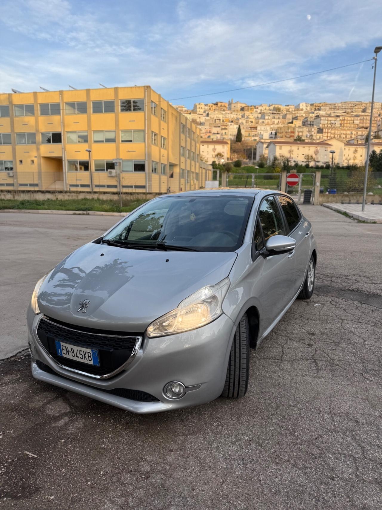 Peugeot 208 1.4 HDi 68 CV 5 porte Mix