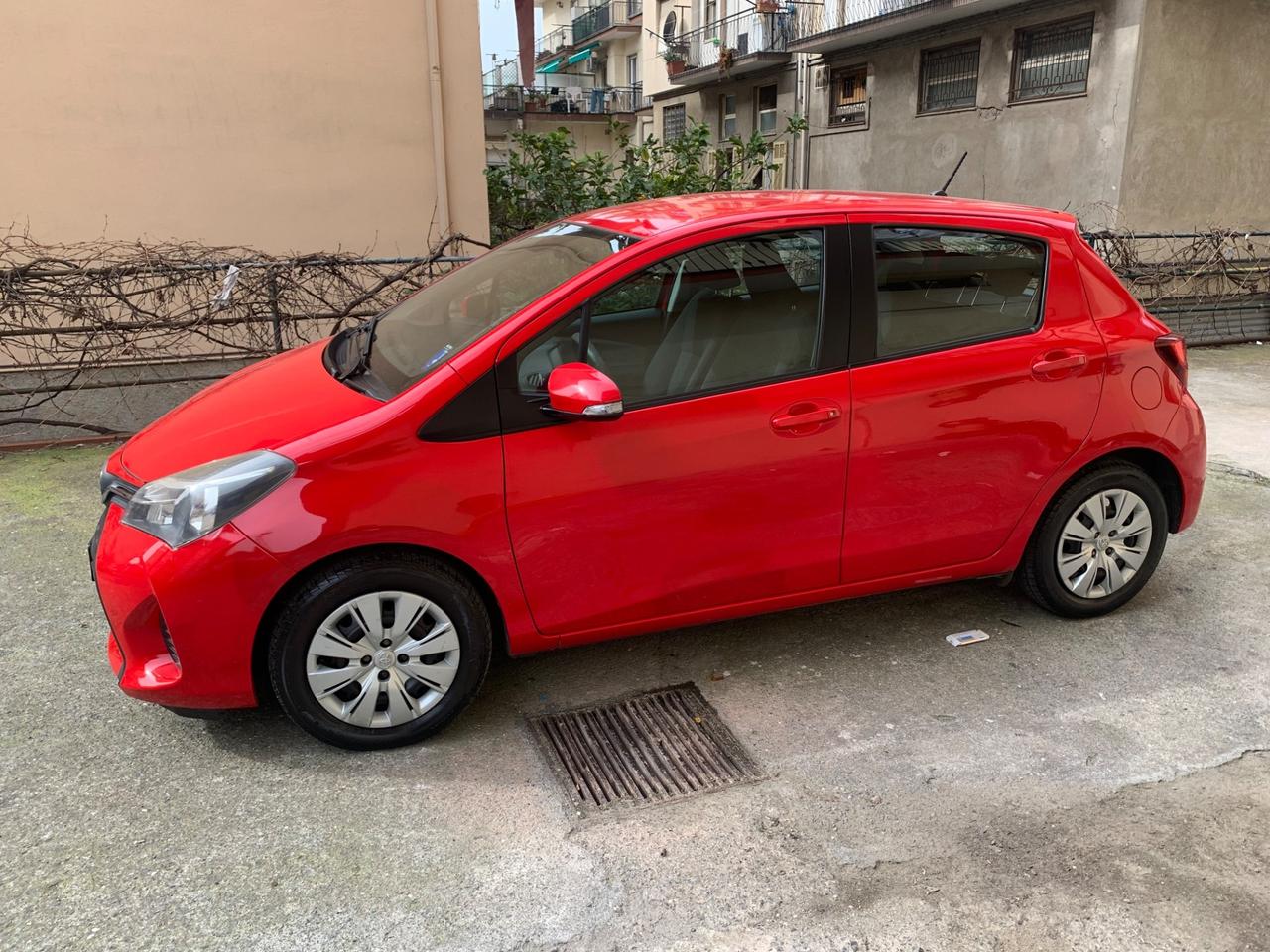 Toyota Yaris 1.0 5 porte 10/2015 km 86000