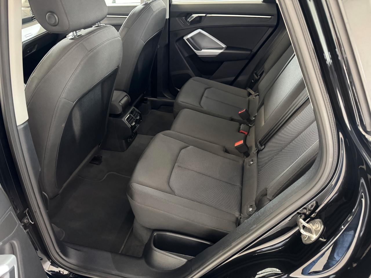 Audi Q3 35 2.0 tdi S Tronic / NO VINCOLI /