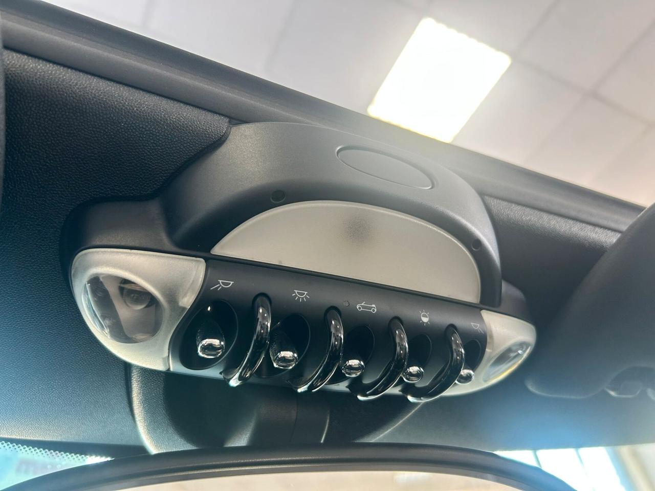 Mini Cooper D Cabrio 1.6 X NEO 2010