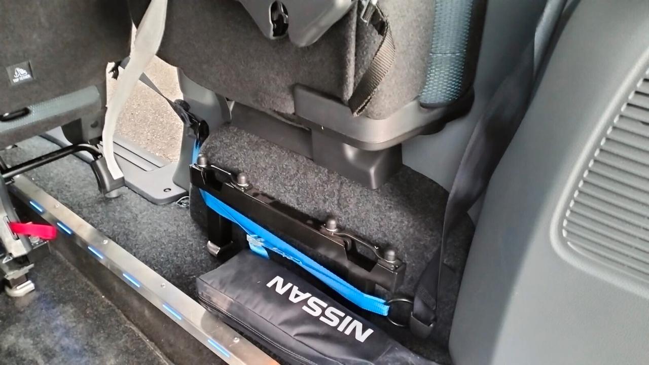 Nissan NV200 EVALIA 1.5 DCI TRASPORTO DISABILI CON PEDANA 7 POSTI
