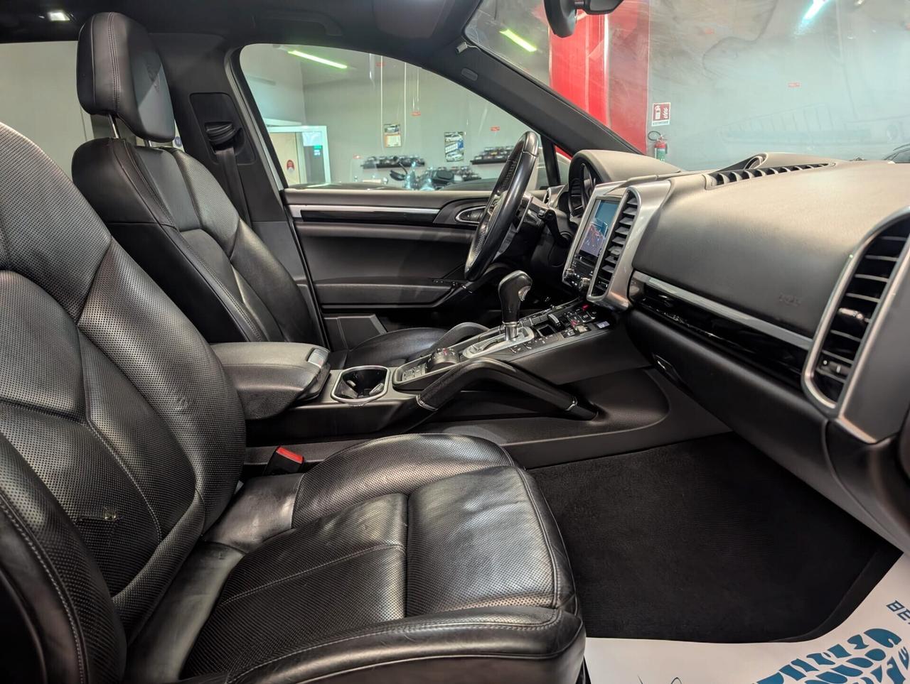 Porsche Cayenne 3.0 Diesel TETTO FINANZIABILE