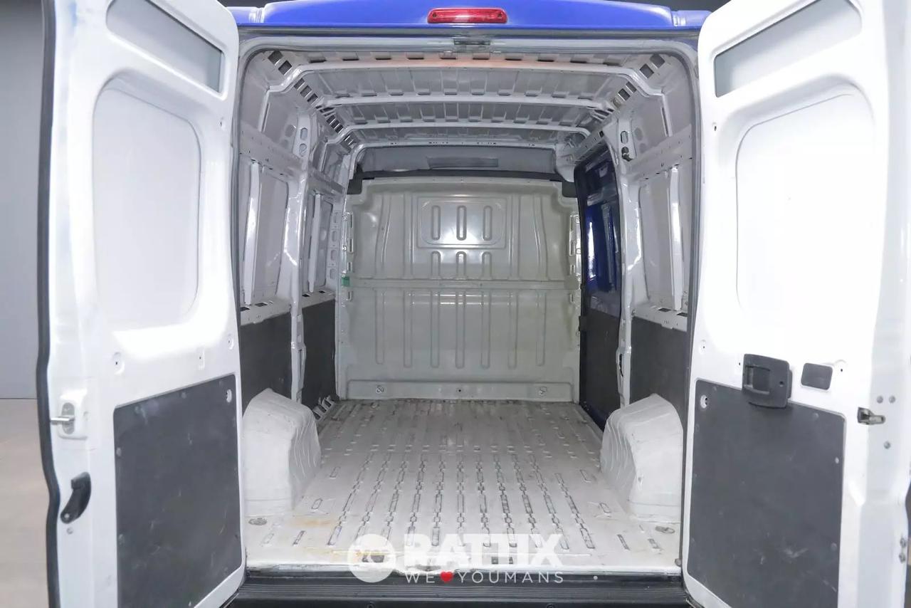 Peugeot Boxer 330 2.2 BlueHDI 140CV L2H2 (IVA ESCLUSA)