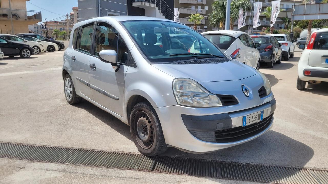 Renault Modus Grand 1.5 dCi 85CV Dynamique