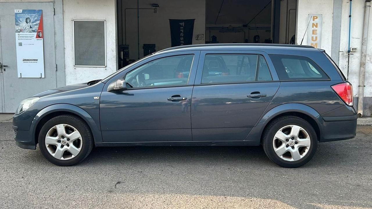 Opel Astra 1.4 16V Twinport SW Enjoy * 62.000 KM *
