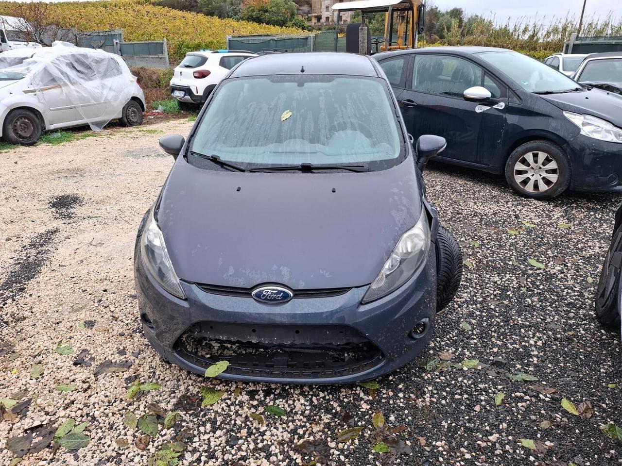 FORD FIESTA TITANIUM AUTOMATICA SINISTRATA
