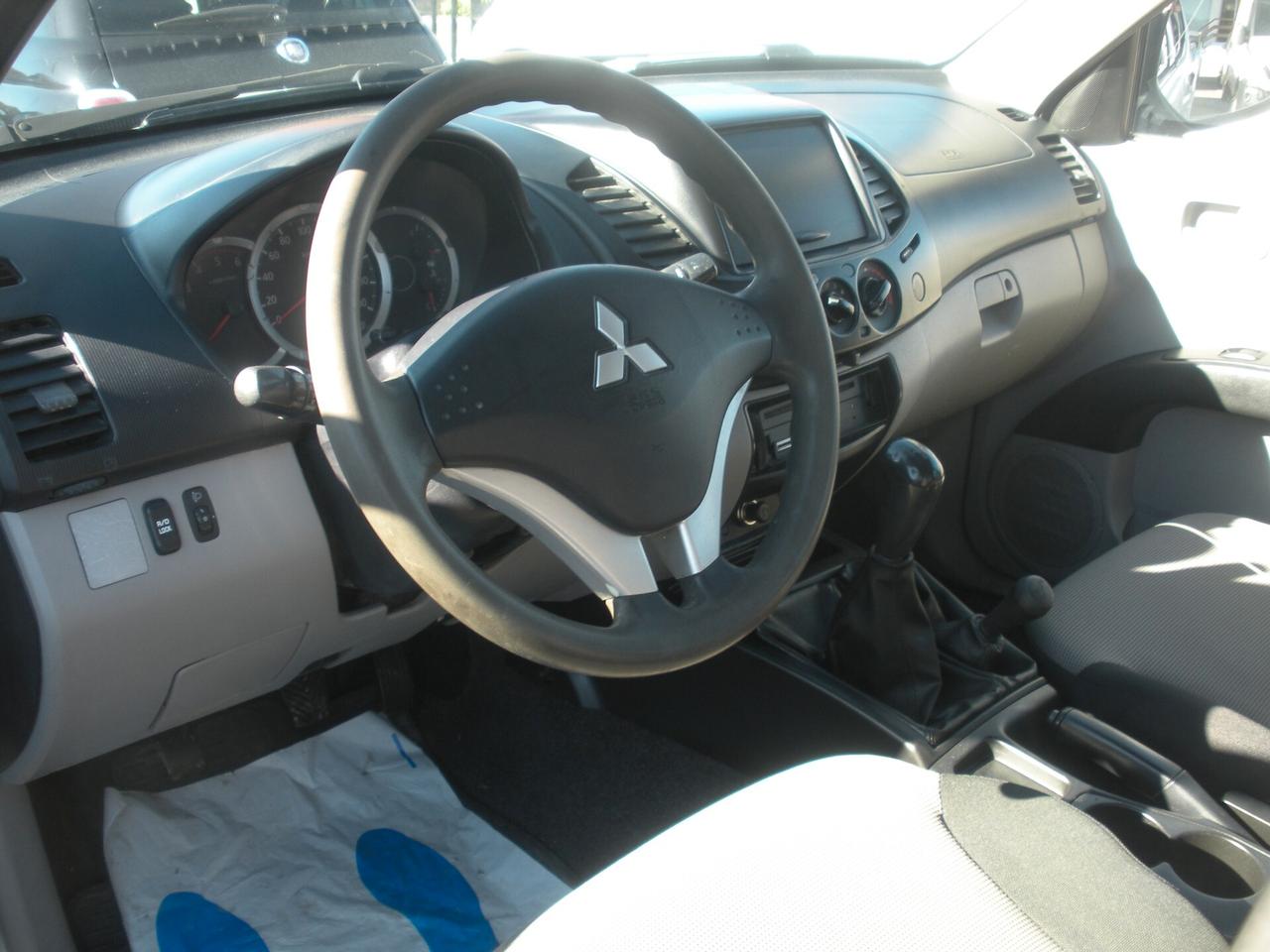 Mitsubishi L200 2.5 DI-D Double Cab Invite ''SAFARI''