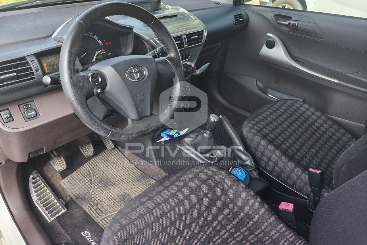 TOYOTA iQ 1.0 Sol