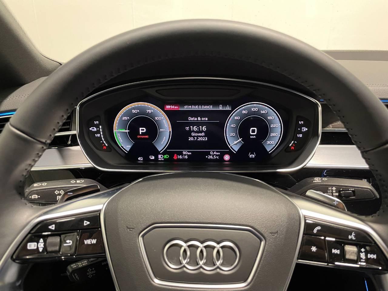 AUDI A8 60 TFSIe QUATTRO TIPTRONIC