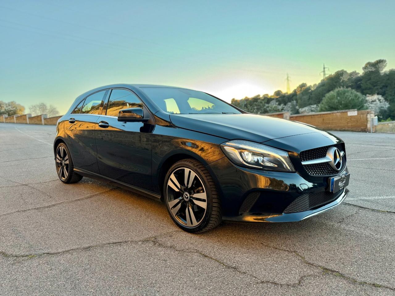 Mercedes A180 SPORT/1500 110CV/FULL LED/NAVI/18"