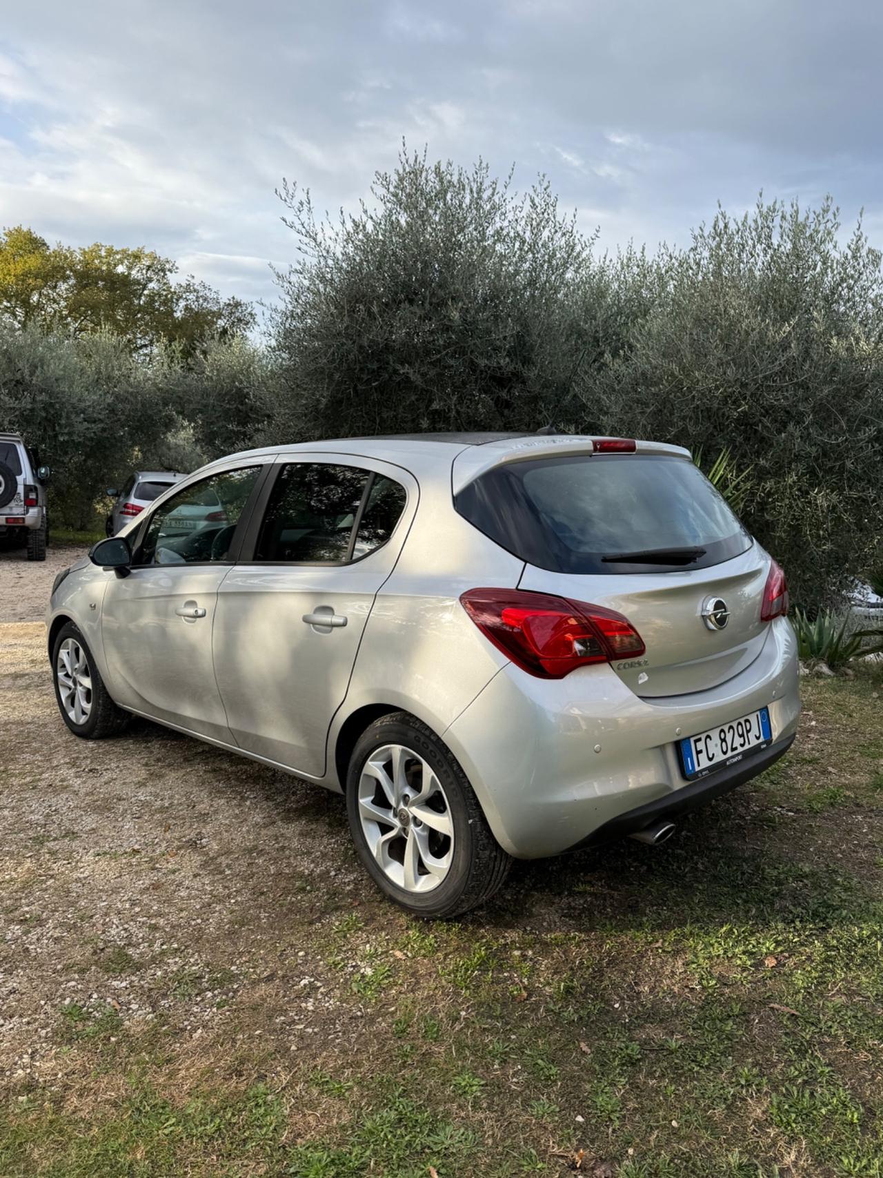 Opel Corsa 1.4 90CV GPL Tech 5 porte Innovation