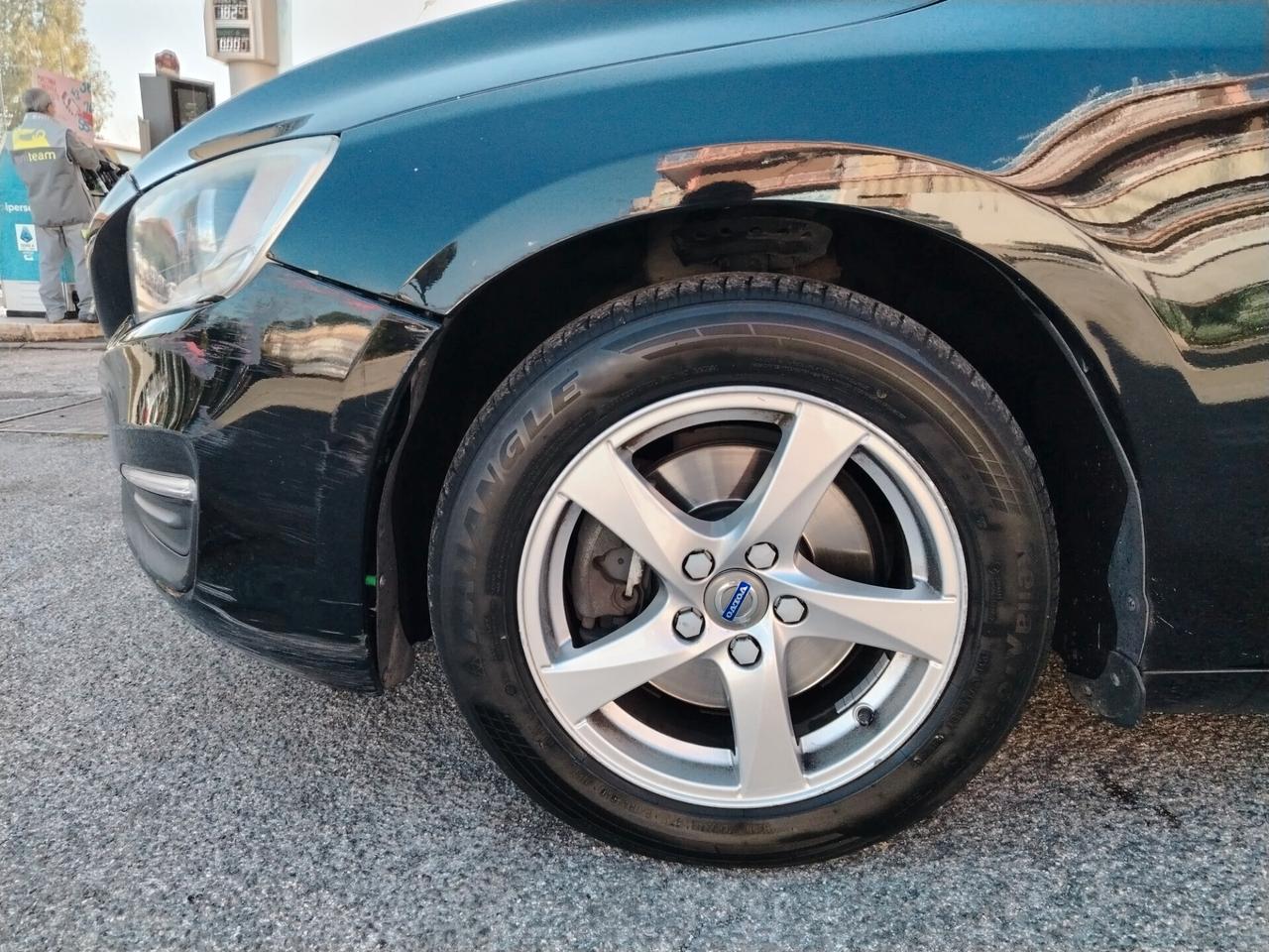 Volvo V60 D2 Geartronic Summum