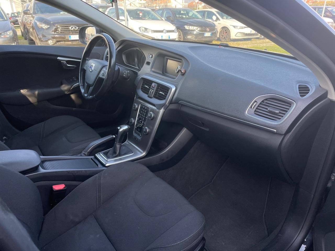 Volvo V40 2.0 D2 120cv MOMENTUM/GARANZIA 12 MESI