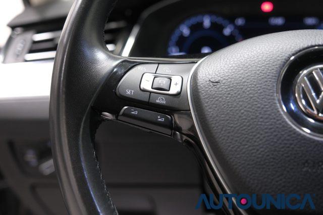 VOLKSWAGEN Passat Variant 2.0 TDI 190 CV DSG HIGHLINE BMT FARI LED