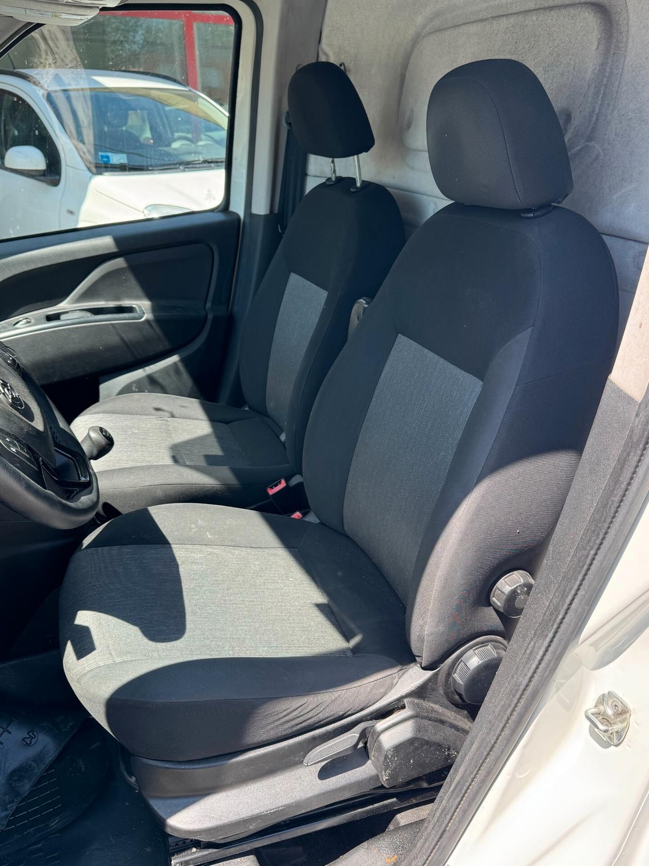 Fiat Doblo 1.4 T-Jet Natural Power PL-TN Cargo Maxi SX