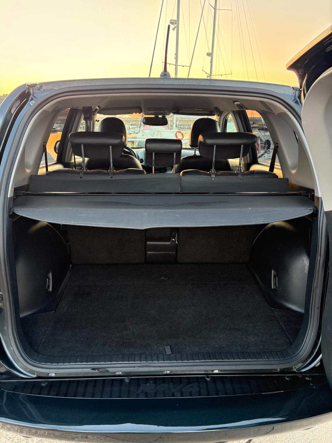 Toyota RAV 4 RAV4 2.2 D-4D 150 CV Lounge