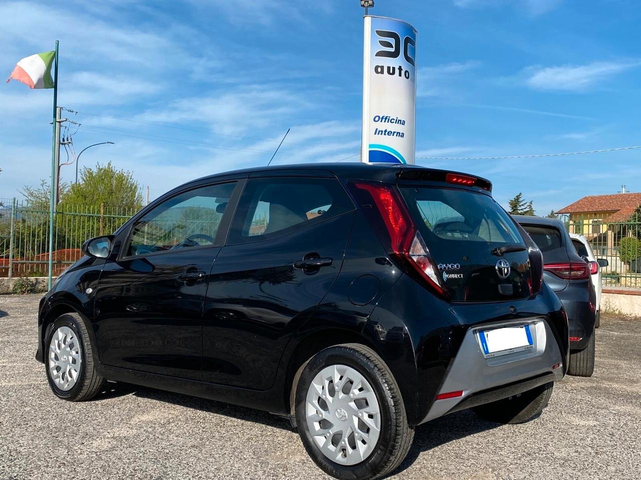 Toyota Aygo Connect 1.0 VVT-i 72 CV 5 porte x-wave