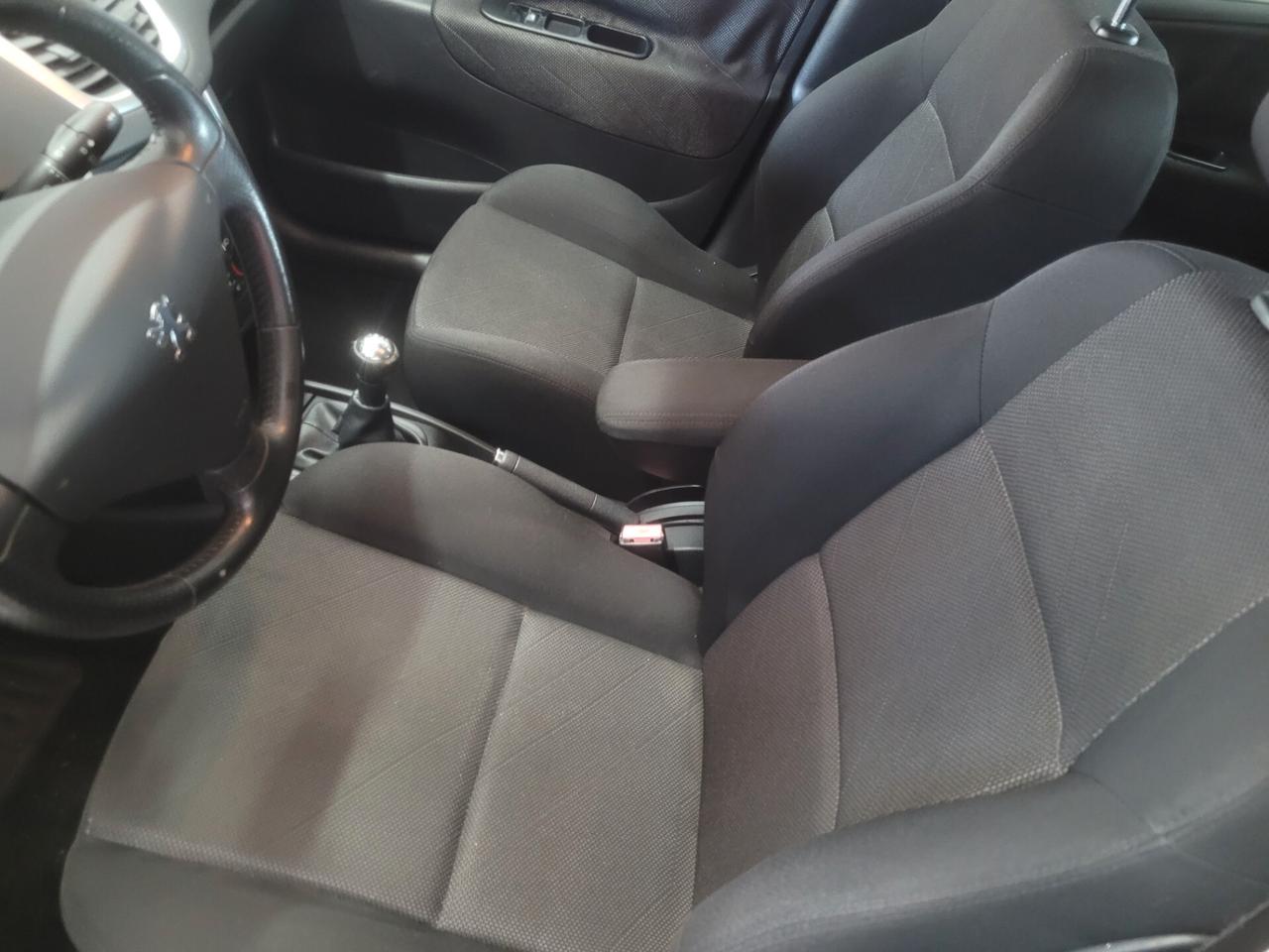 Peugeot 207 1.4 8V 75CV 5p. X Line