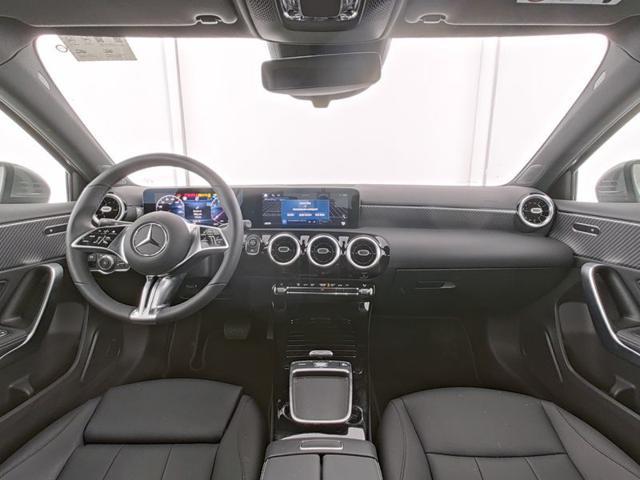 MERCEDES-BENZ A 180 Automatic Progressive Advanced