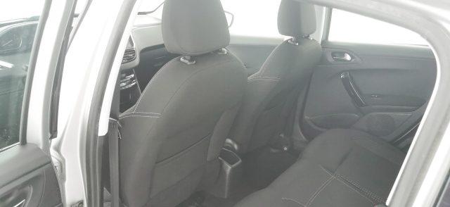 PEUGEOT 208 PureTech 82 5 porte Allure