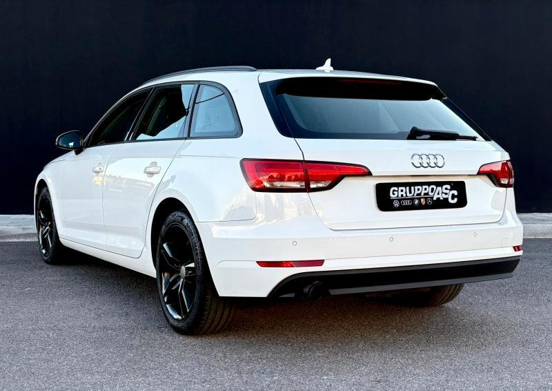 Audi A4 Avant 35 2.0 tdi Sport 150cv s-tronic