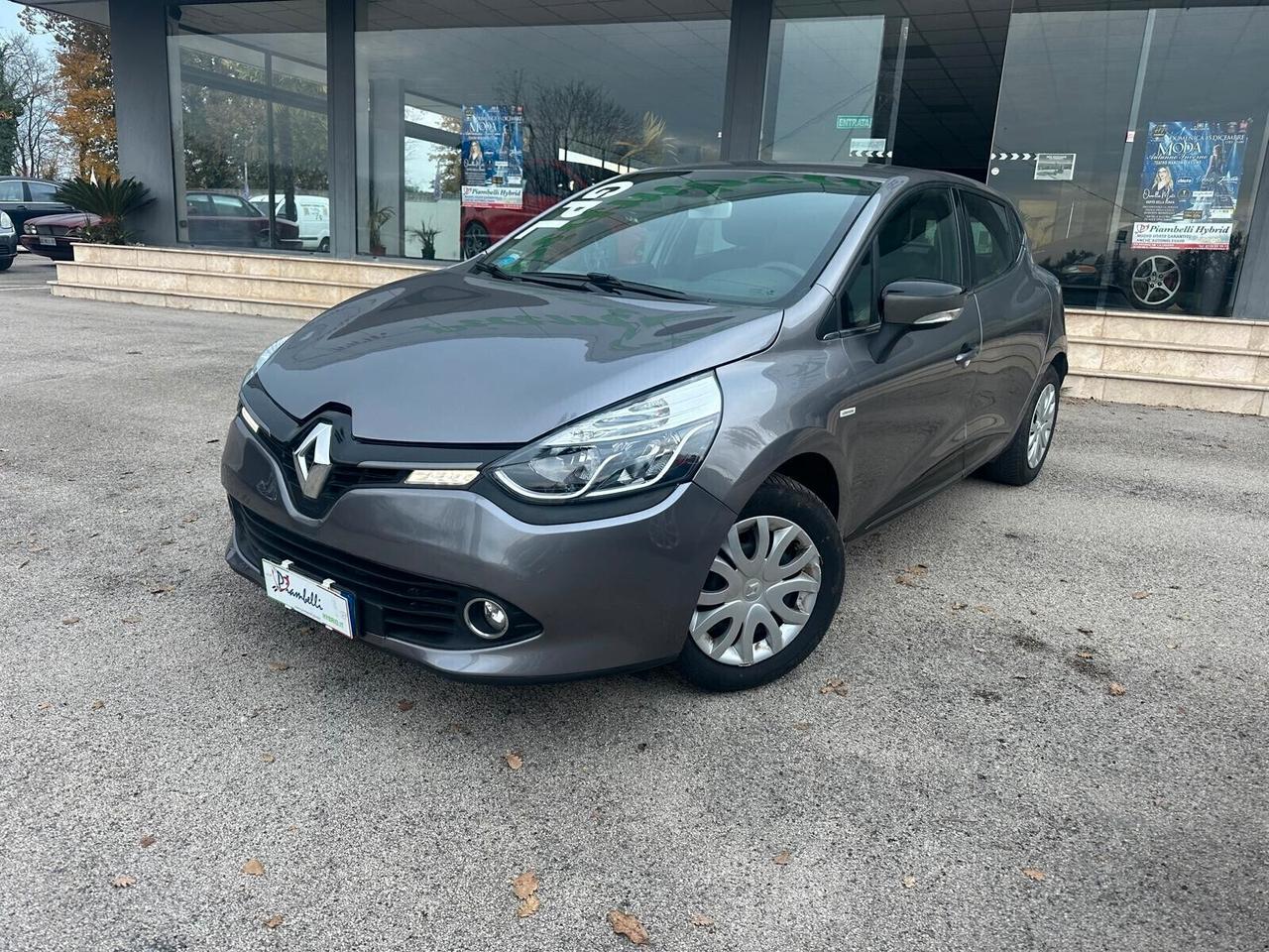 Renault Clio 1.2 75CV 5 porte Costume National GPL NEOPATENTATI