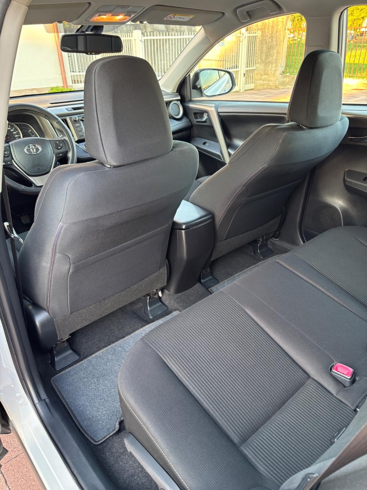 Toyota RAV 4 RAV4 2.0 D-4D 2WD Active
