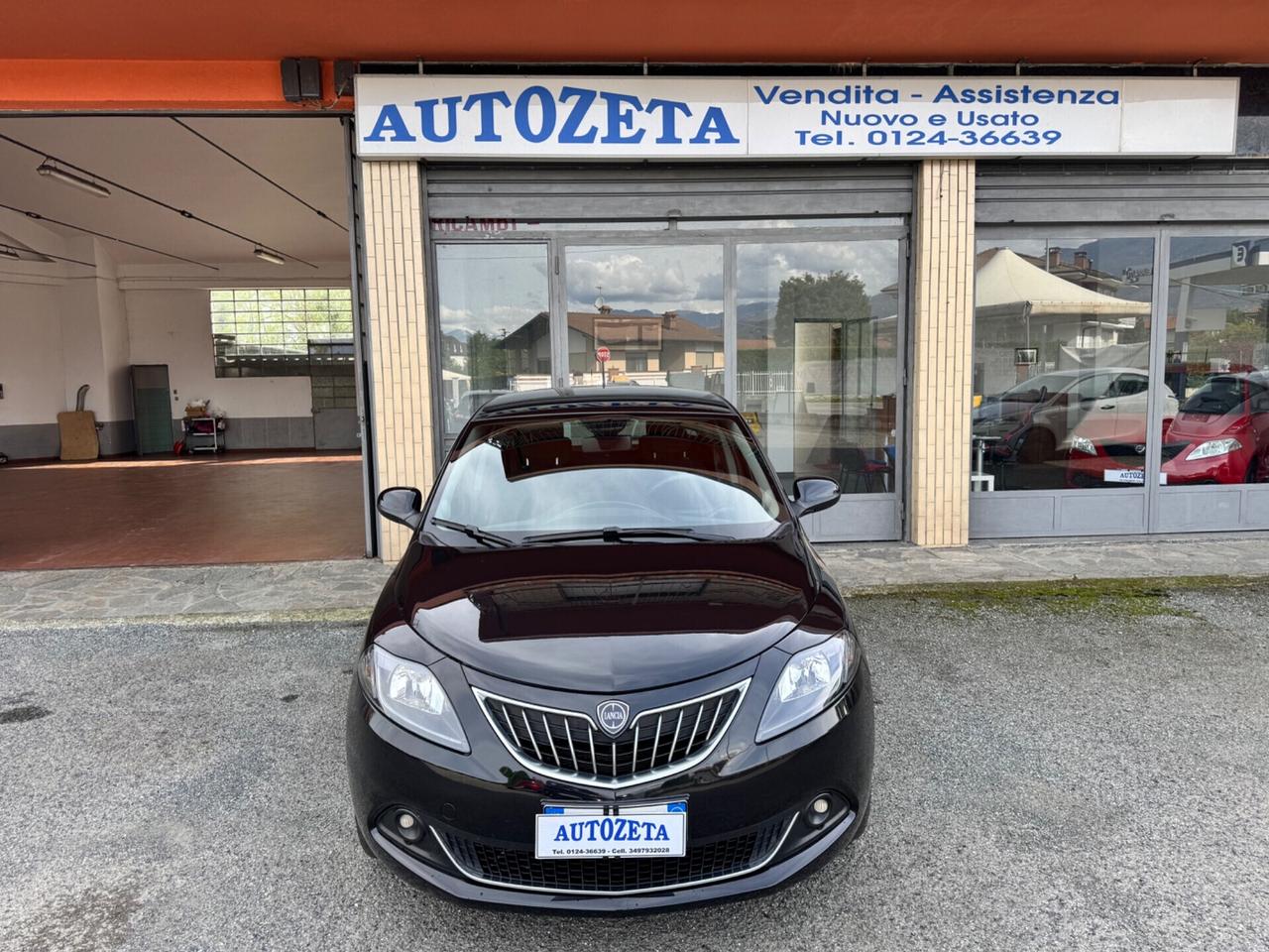 Lancia Ypsilon 1.0 Gold Hybrid