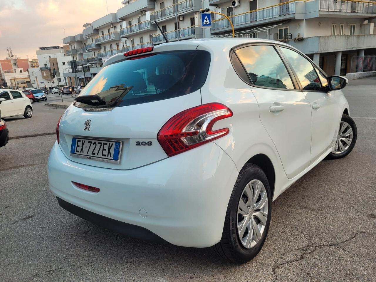 Peugeot 208 Active * 1.4 HDi * 68 CV * Perfetta * Garantita 12 Mesi