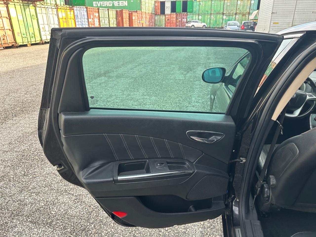 Lancia Delta 1.6 MJT DPF Silver